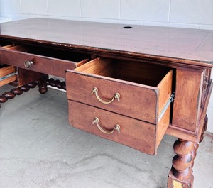 lot 96 image: Beautiful Vintage Wood Writing Desk
