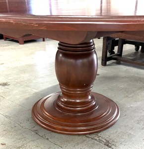 lot 61 image: Round Pedestal Dining Table