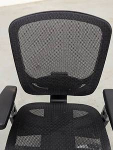 lot 78 image: Rolling Black Office Chair