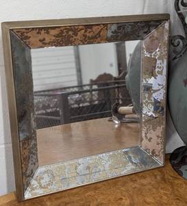 lot 108 image: Pretty Home Decor