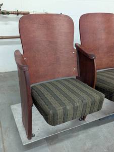lot 112 image: Row of Vintage Theater Seats