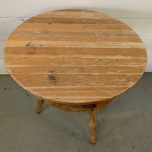lot 36 image: Vintage Two Tier Wood Accent Table