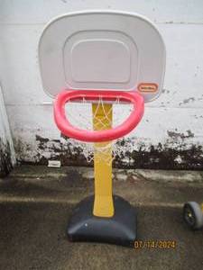 lot 8 image: Little Tikes childtoddler size fre...