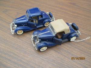 lot 35 image: 1933 Chevrolet Eagle and 1935 Chevr...