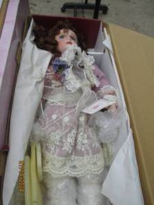 lot 39 image: Treasured Heirloom Collection Genav...
