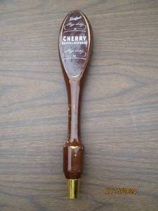 lot 75 image: Leinenkugels Cherry Doppelschwarz ...