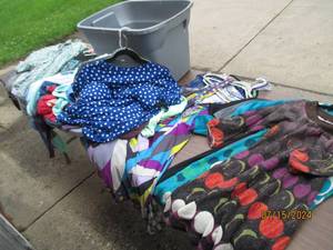 lot 88 image: Large variety of womens size s-l d...