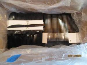 lot 177 image: Case of Dixie Plastic knives...