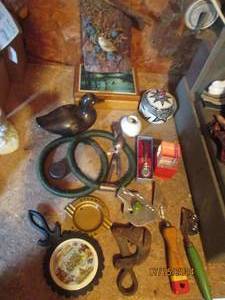 lot 191 image: Vintage tools and home decor...