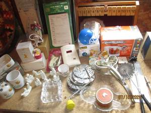 lot 204 image: Mini Food Chopper, Helmet tape disp...