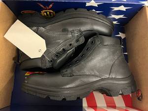 Thorogood Softstreets Plain Toe Chukkas - Size 7.5