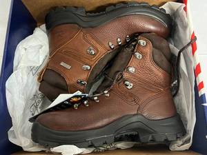 Thorogood 8 Omni Safety Toe Boots - Size 8.5
