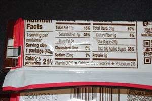 Lot of 12 KitKat Duos Strawberry  Dark Chocolate Bars 1.5 oz