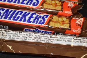 Snickers and Milky Way Share Size Candy Bars Lot - 10 Snickers, 2 Milky Way