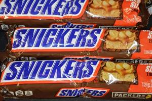 Lot of 12 Snickers Share Size Candy Bars
