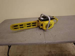lot 71 image: McCulloch MAC 10-10 Automatic Chainsaw