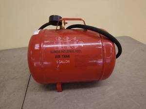 lot 78 image: Illinois Industrial Tool 5 Gallon Air Tank