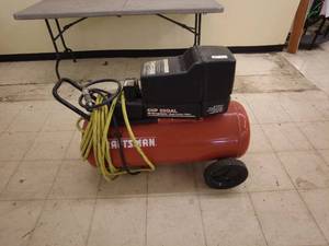 lot 83 image: Craftsman 4HP 25 Gallon Air Compressor