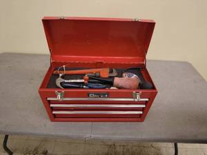 lot 86 image: Clarke 3-Drawer Tool Chest with Assorted Tools