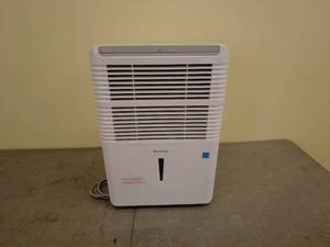 lot 91 image: Keystone 50-Pint Dehumidifier