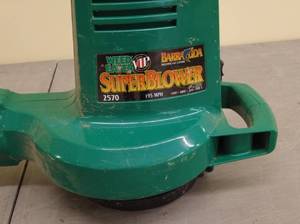 lot 15 image: Weed Eater Super Blower 2570 Electric Leaf Blower