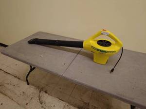 lot 16 image: Weed Eater Home N Yard Power Blower