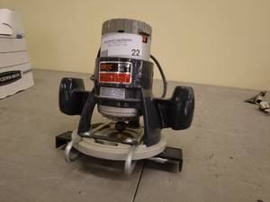 lot 22 image: Skil Router 548 - 12 HP