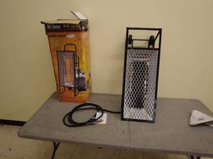 lot 26 image: Mr. Heater Contractor Series Portable Propane Radiant Heater 35,000 BTUHR