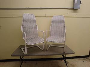 lot 47 image: Pair of White Wicker Outdoor Patio Chairs with Metal Frame