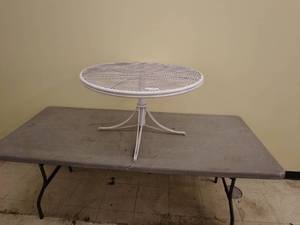 lot 48 image: White Metal Mesh Patio Table