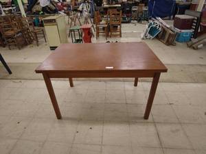 lot 59 image: Expandable Wooden Dining Table