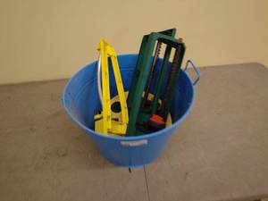 lot 100 image: Assorted Garden Sprinklers and Hose Adapter
