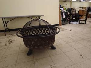 lot 130 image: Firepit with lid