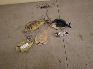 lot 232 image: Decorative Fish and Chain Lot with Fish Shaped Measuring Spoons