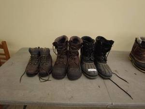 lot 246 image: Lot with 4 Pairs of Durable Outdoor Boots- size 10m