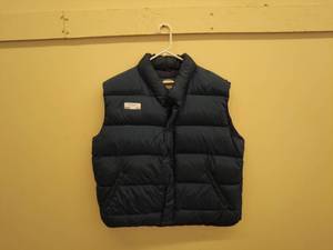 lot 249 image: Cabelas Goose Down Vest- size XL