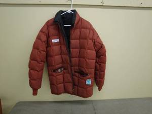 lot 250 image: red puffy winter coat- size L