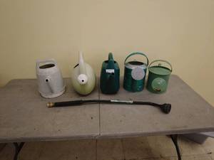 lot 197 image: Lot of 5 Watering Cans and 36 Watering Wand with 9 Patterns