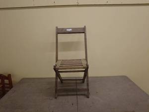 lot 198 image: Vintage Wooden Folding Chair