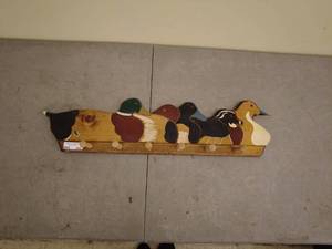 lot 223 image: Wooden Duck Themed Wall Rack with Pegs