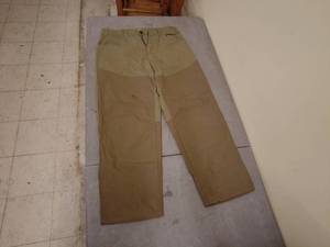 lot 256 image: Gander Mountain Mens 3430 Hunting Pants
