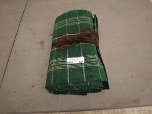 lot 261 image: Green Plaid Table Mats Set