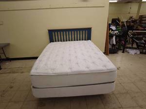 lot 273 image: Queen Bed Set with Metal Headboard and Box Spring