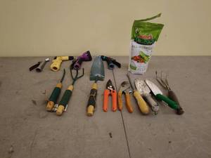 lot 280 image: Assorted Gardening Tools and Jobes Organic Fertilizer