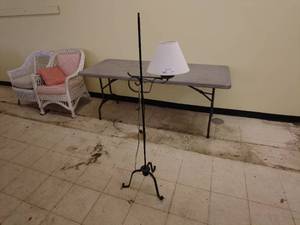 lot 117 image: Free standing Lamp. black base white shade