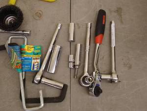 lot 164 image: Assorted Hand Tools and Accessories Lot