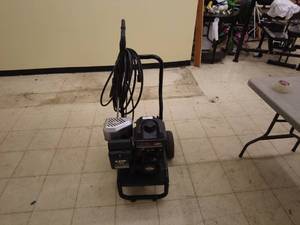 lot 4 image: Craftsman Pressure Washer with 6.5 HP Briggs & Stratton Engine