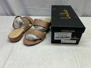 lot 5 image: RR. Lulus-Size 8 Devin-Mauve