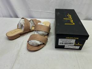 lot 6 image: RR. Lulus-Size 8 Devin-Mauve