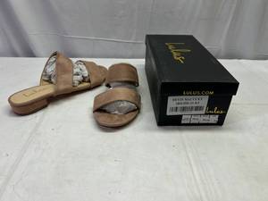 lot 14 image: RR. Lulus-Size 8.5 Devin-Mauve